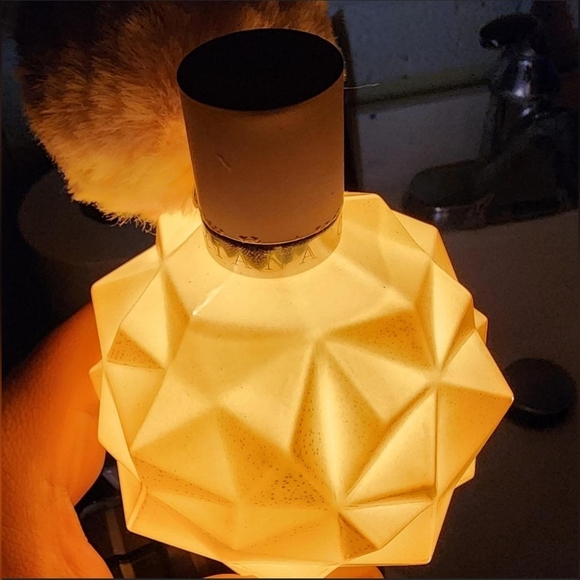 Ariana Grande Blush Pink Geometric Perfume - Picture 5 of 5